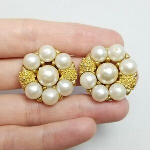 Vintage Faux Pearl and Gold Tone Cluster Clip On Earrings, Classic Retro Design